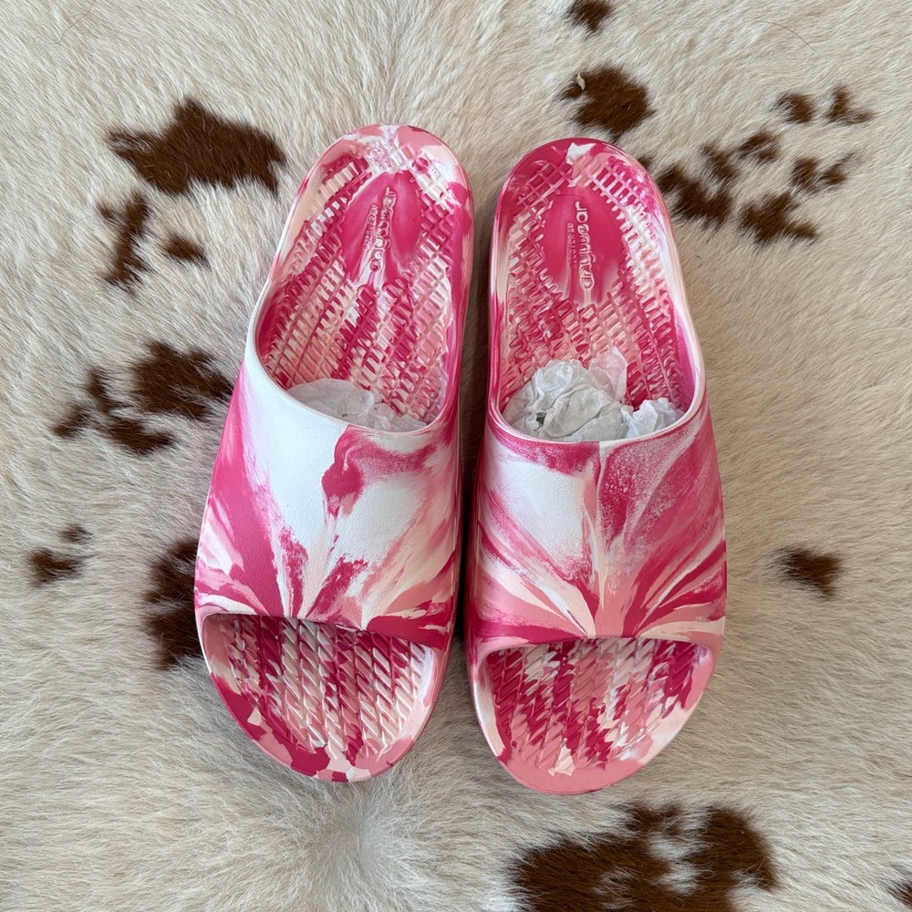 Vibe Pink and White Marble Slide Sandals